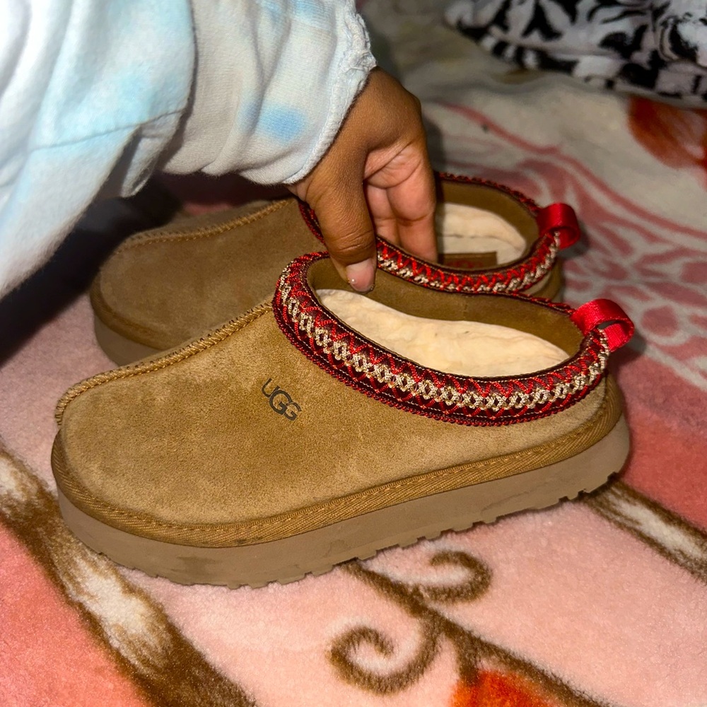 Kids UGG Tazz platform slipper